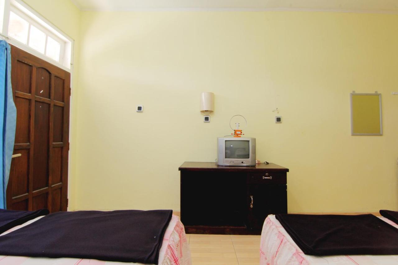 Hotel Wijaya 3 Калиуранг Экстерьер фото