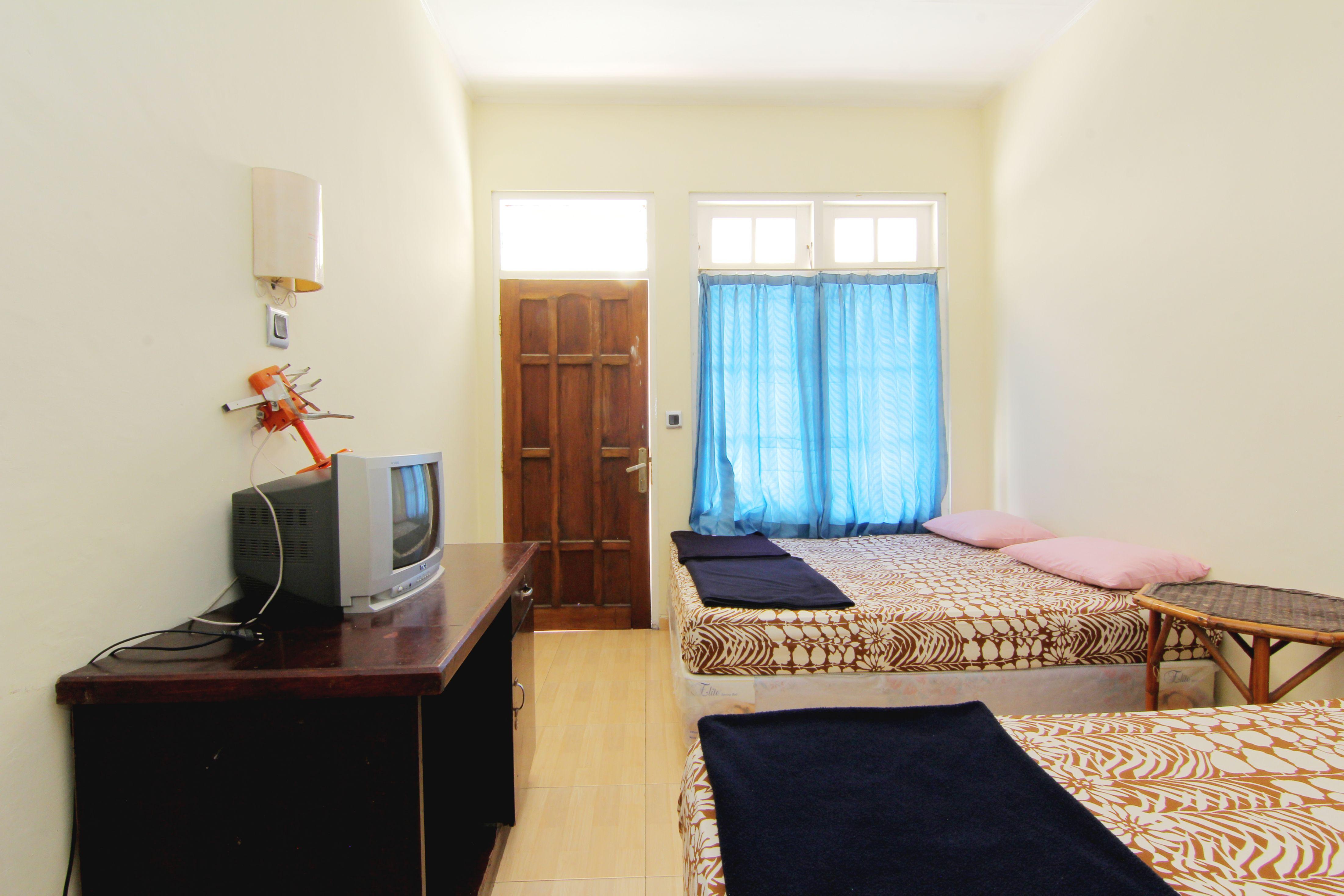Hotel Wijaya 3 Калиуранг Экстерьер фото