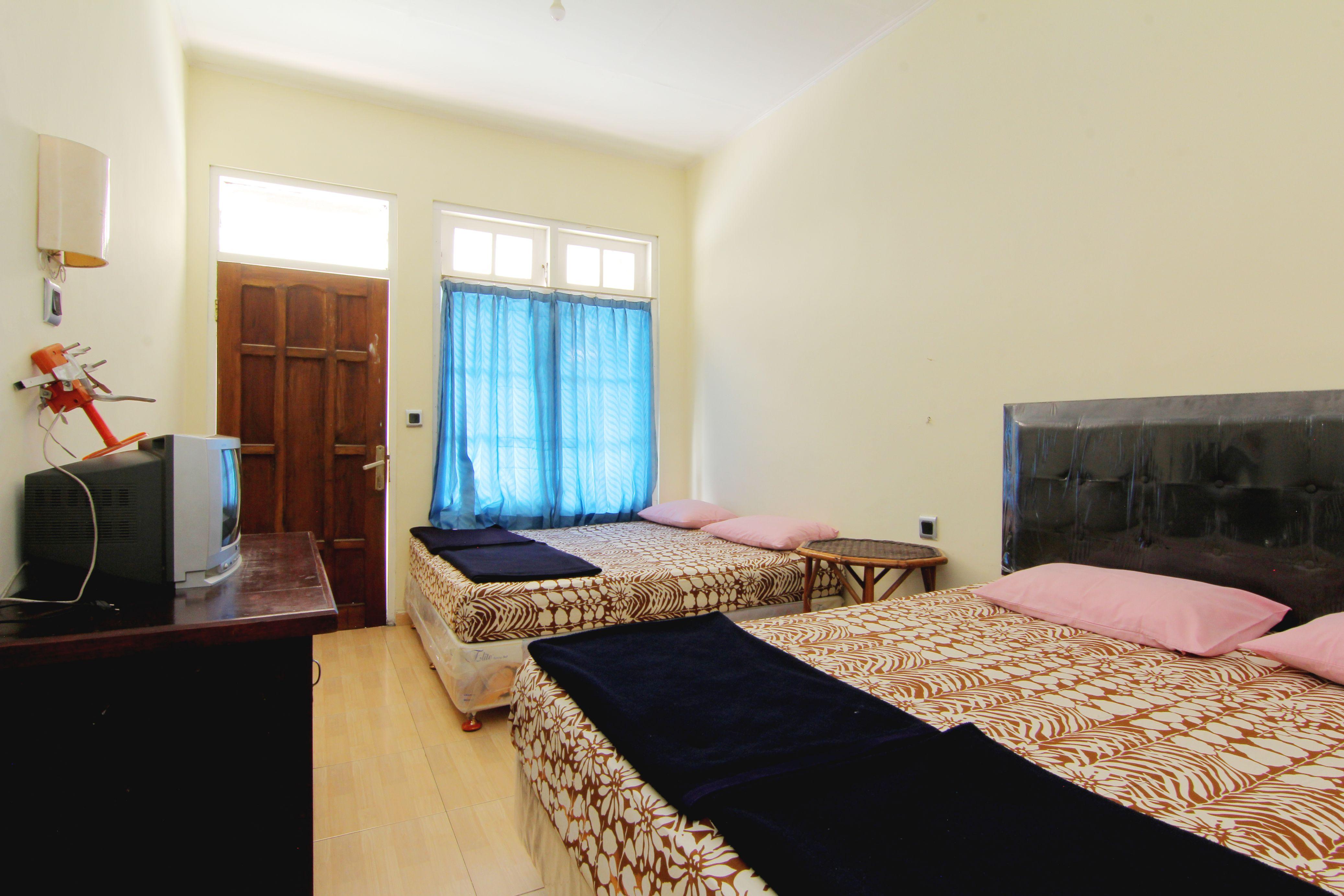 Hotel Wijaya 3 Калиуранг Экстерьер фото
